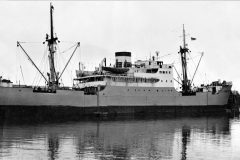 Large vessel unloading in 1930s