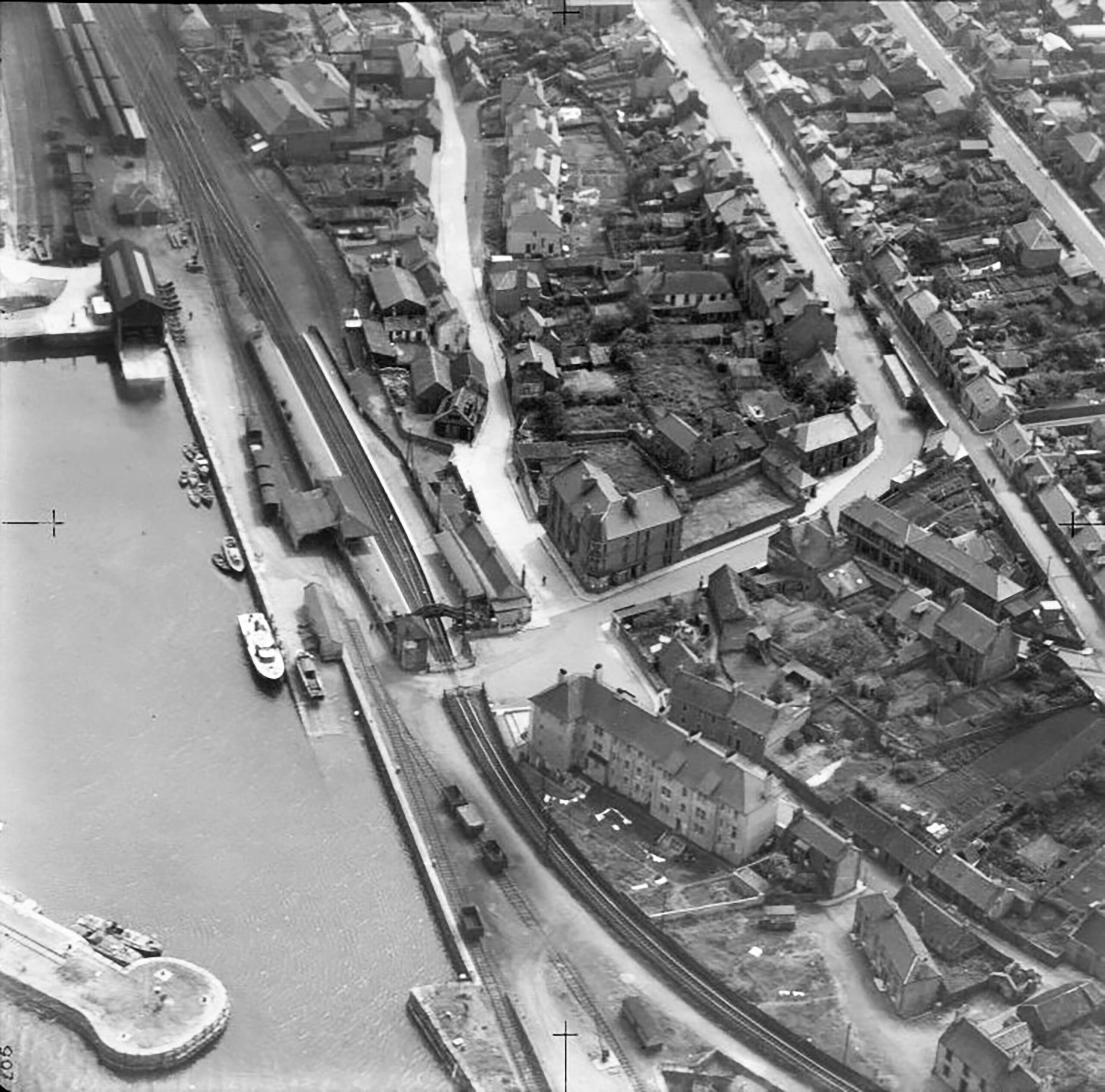 Tayport Heritage Trail - Board 1 - Aerial circa 1943
