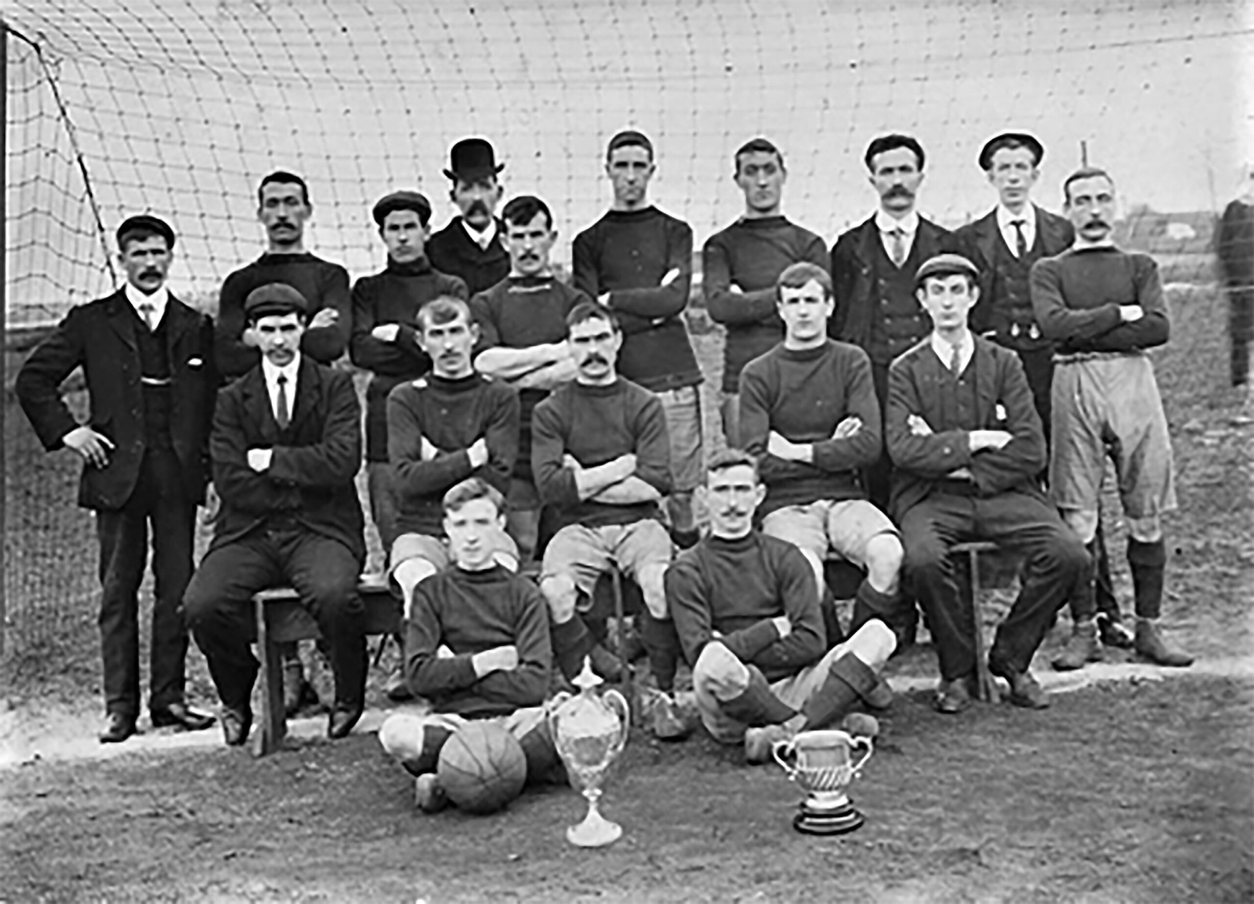 Tayport Heritage Trail - Board 16 - Montrave Cup(East Fife Cup) winning team & committee 1905