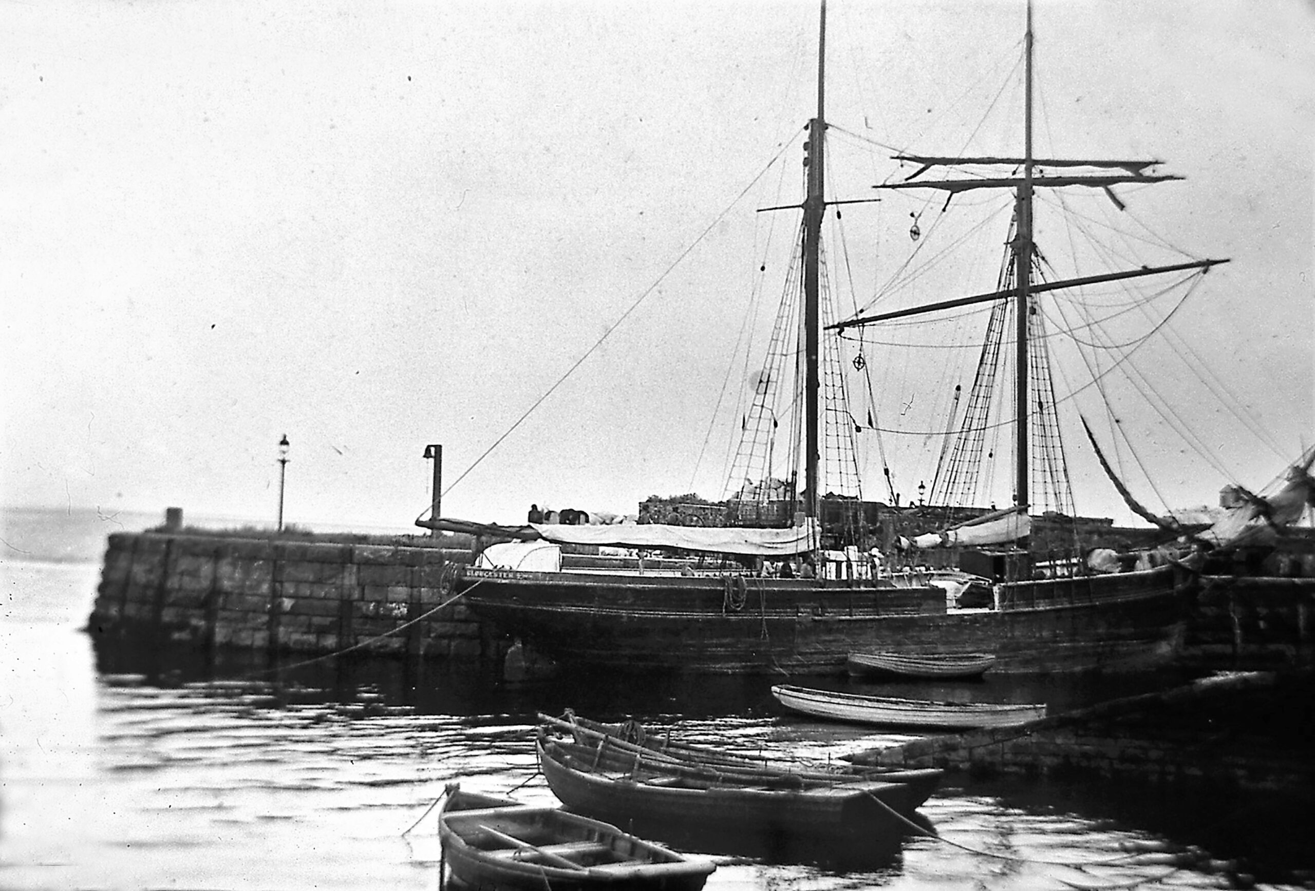 Tayport Heritage Trail - Board 2 - Sailing vessel, salmon cobles and square head bell early 1900s