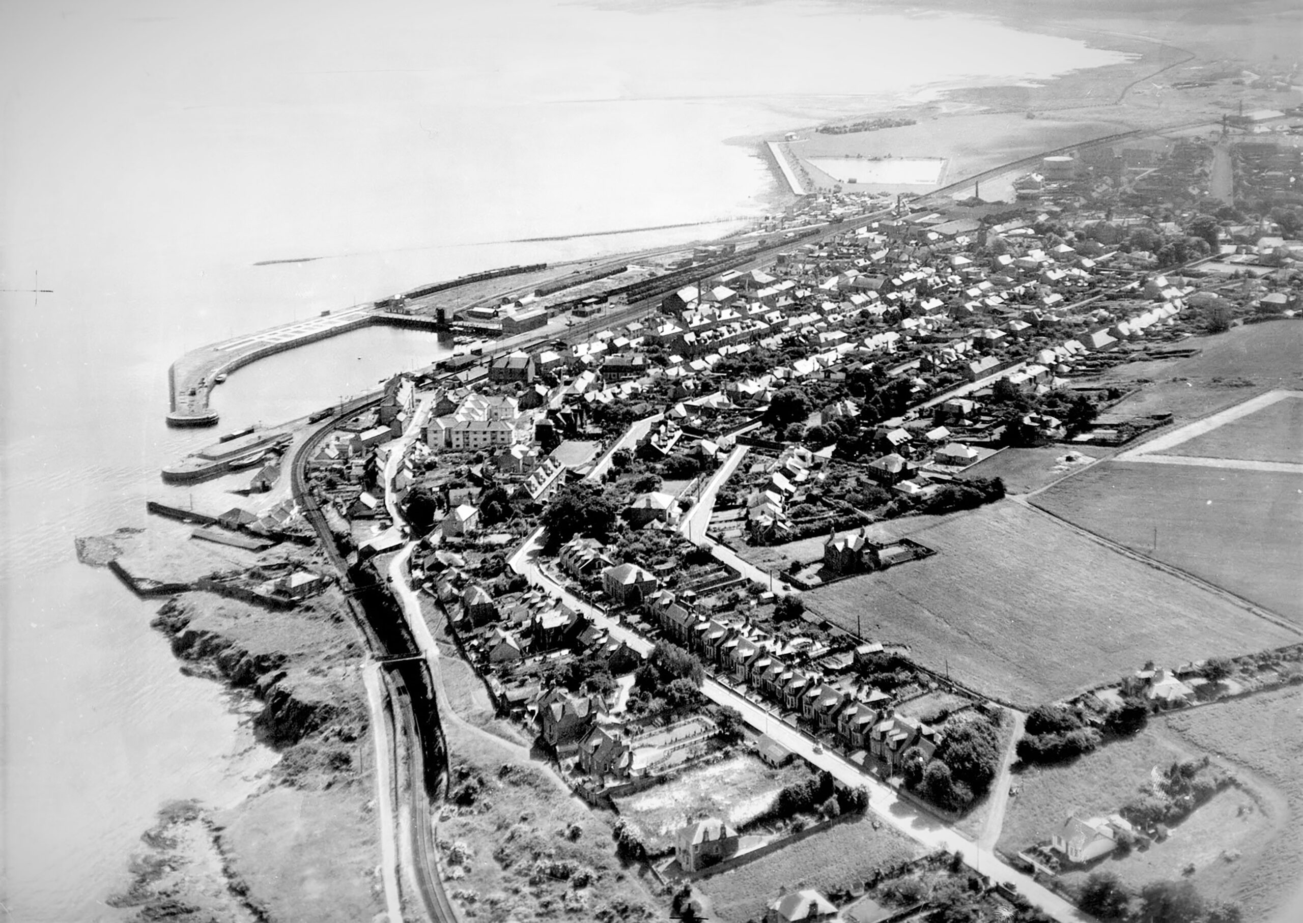 Tayport Heritage Trail - Board 3 - Cutting from the air 1943