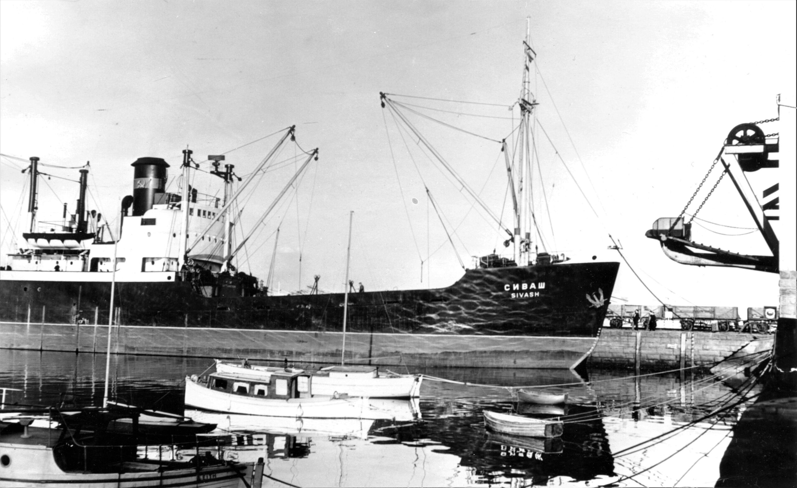 Tayport Heritage Trail - Board 24 - Large Russian vessel unloading cargo
