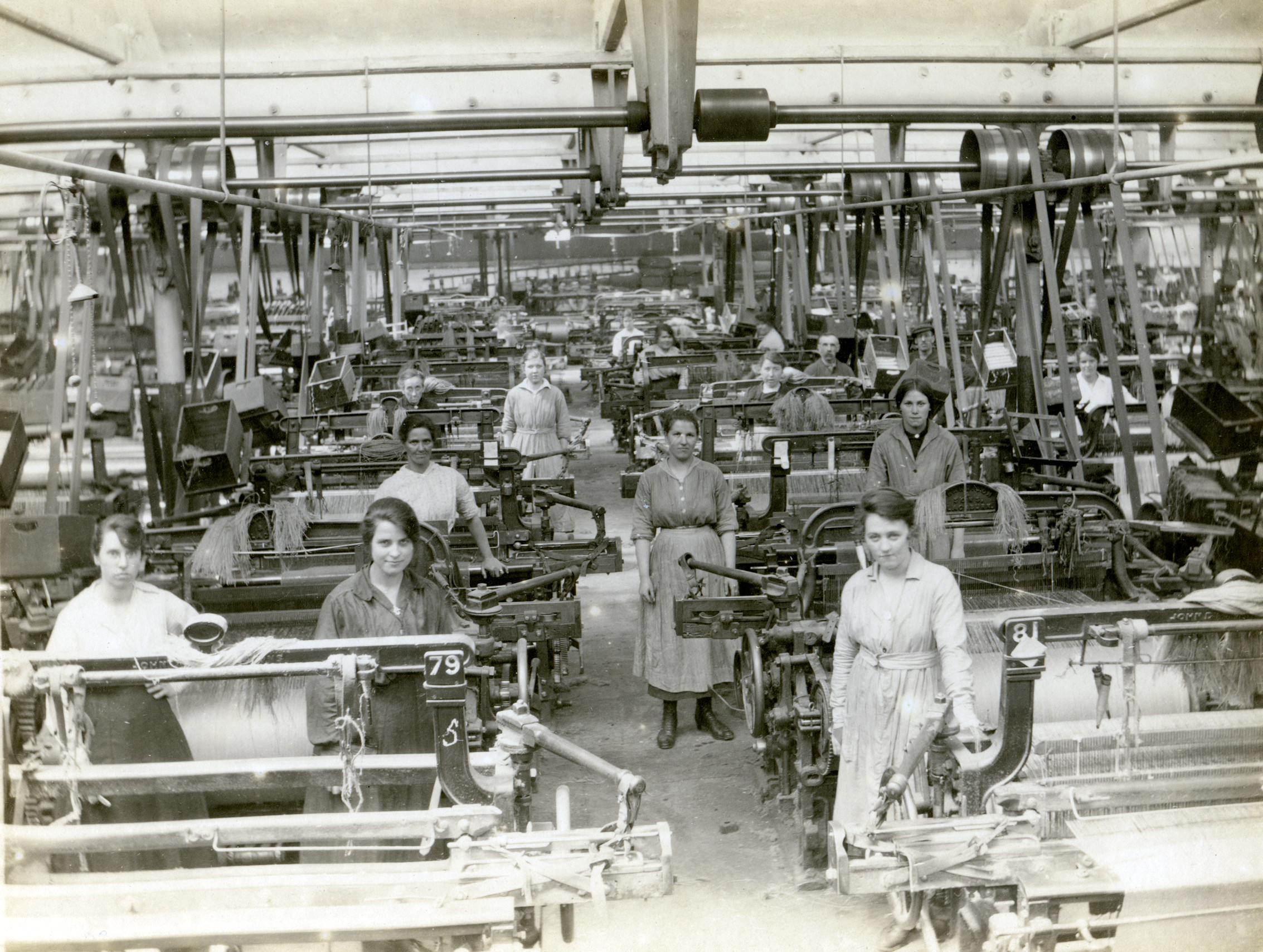Tayport Heritage Trail - Board 16 - Scott & Fyfe 1920s Jute Weaving